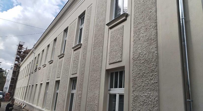 Megfelelő ütemben halad a csíkszeredai városháza felújítása