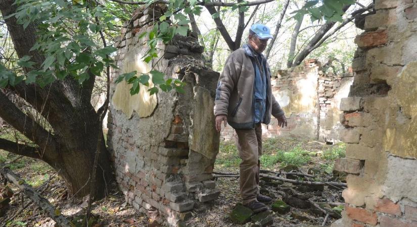 Átszakadt a védőgát, mindent vitt a hideg folyó – egy teljes falu van a Tisza-tó alatt