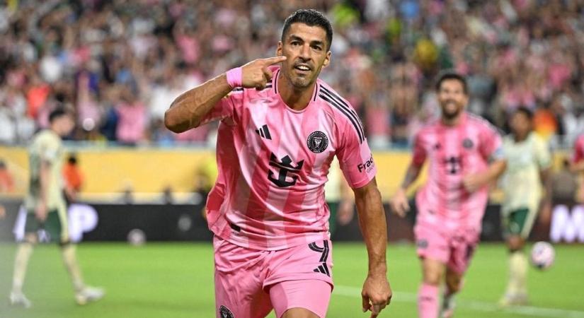 Messihez képest aprópénzért játszik, de így is évi félmilliárd forintért lövi a gólokat az immár 600 találatnál járó Luis Suárez