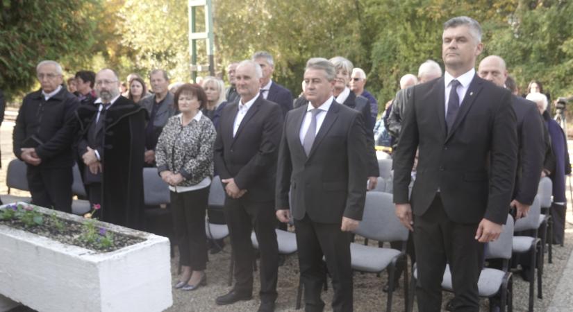 Hajdúsámson csendje megszólalt újra