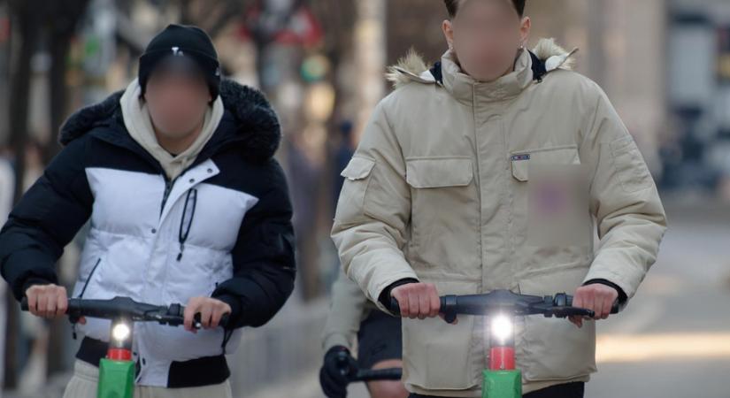 Rolleren menekültek a lopott iPhone-nal