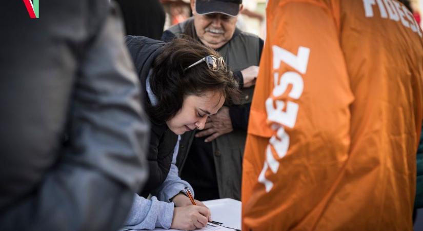 „Minél több aláírás gyűlik össze, annál nagyobb lesz a védelmünk” – Düöbörög a Fidesz aláírásgyűjtése (VIDEÓ)