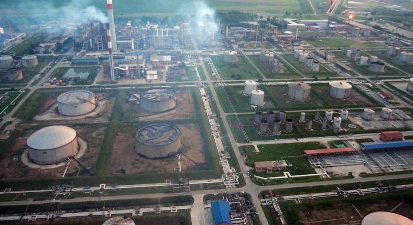 Megvan az időpont, mikor fogy el az üzemanyag Szerbiában: Vucsics leült az oroszokkal
