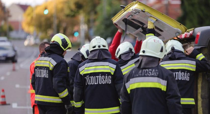 Megszólalt a férfi, aki az elsők között ért az egri mentőbalesethez – ez történt szerinte a helyszínen – fotókkal, videóval