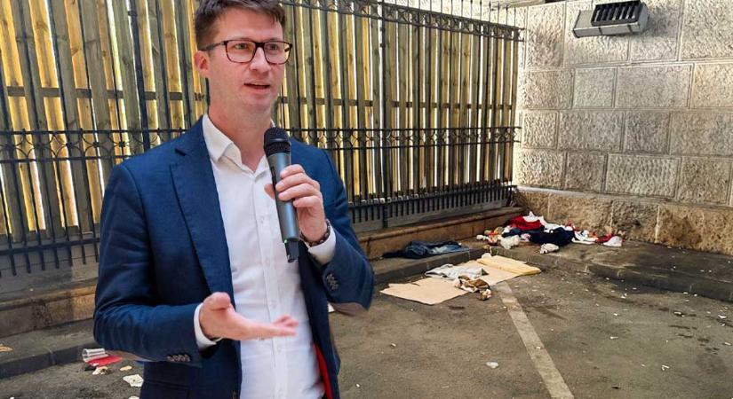 Koszosak az utcák és a terek, Böröcz László budavári polgármester szerint Karácsony Gergely nem akarja észrevenni a rendetlenséget
