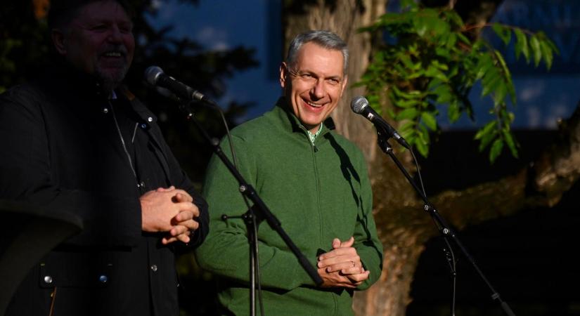 Lázár János szabadon engedte a fantáziáját, a fiatalok hét perc után inkább leléptek