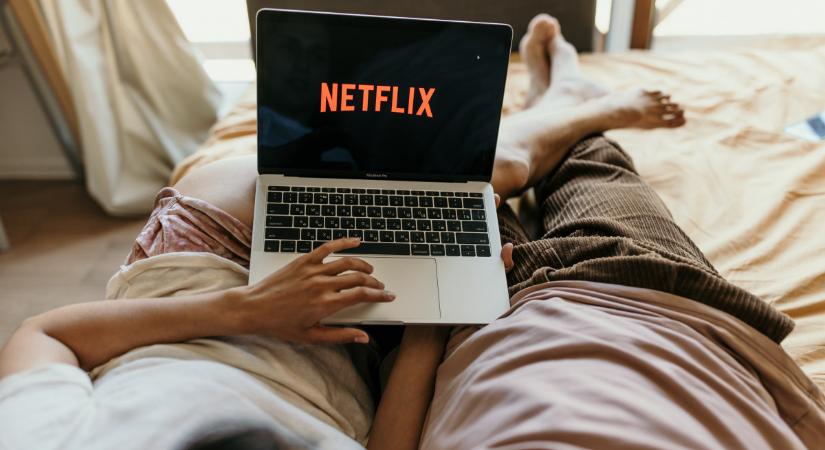 Titkos funkcióval spórolhat időt előfizetőinek a Netflix