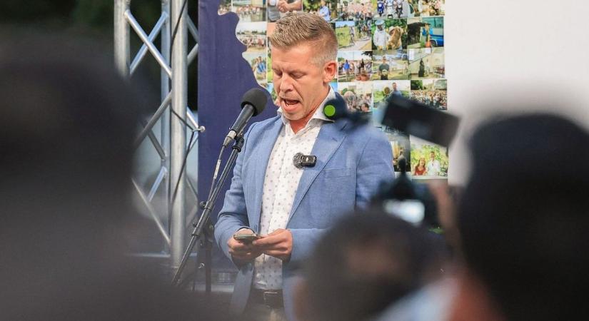 Magyar Péter konkrétan beleállt a földbe, és most kapaszkodjunk – egy EU-s felmérés tette ezt a rútságot vele