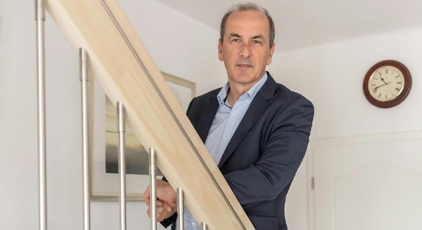 „Az őszinteség kötelesség lesz, nem kockázat” – interjú a Tisza egészségügyi minisztériumát tervező Hegedűs Zsolttal