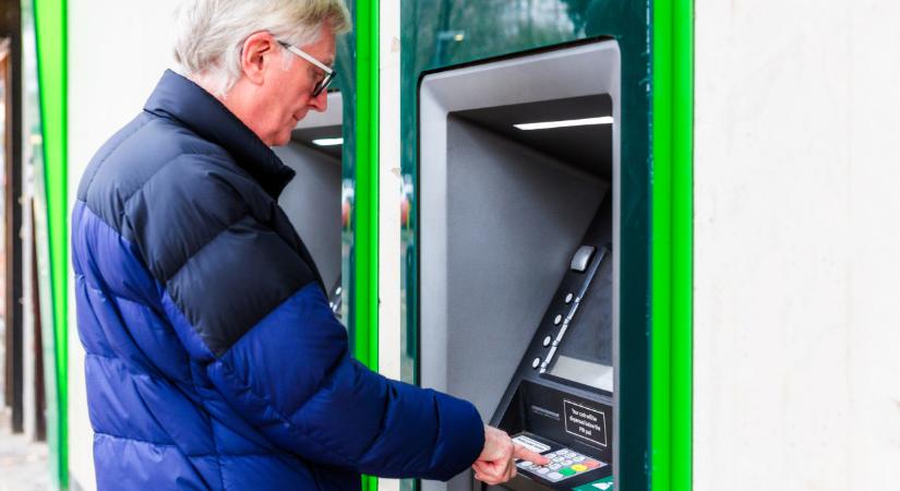 Ideje bankot váltani: újra itt vannak az ingyenes bankszámlák, rengeteget spórolhatsz - OTP, Erste, CIB, UniCredit, Raiffeisen díj nélküli számlacsomagok
