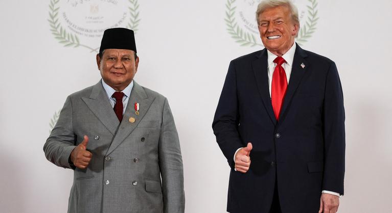 Bekapcsolva maradt a mikrofon, különleges kéréssel fordult az indonéz elnök Donald Trumphoz