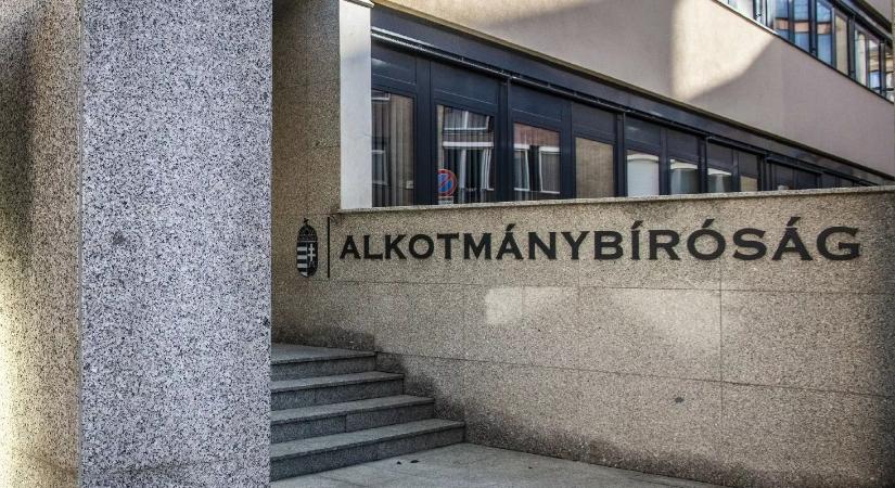 Teljesen átszabná a Fidesz az Alkotmánybíróság működését