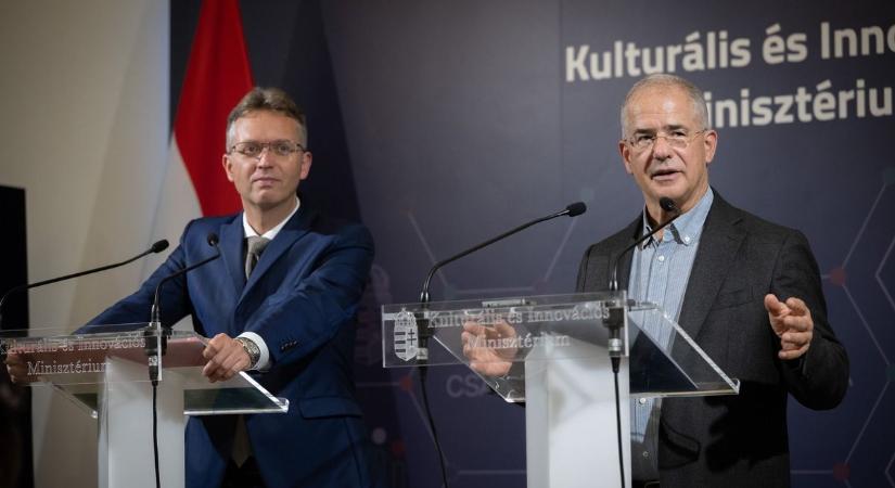 Kósa Lajos vezetésével szabnak gátat a külföldi nevek térhódításának