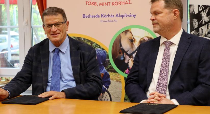 Partnerségben a gyermekek egészséges digitáliseszköz-használatáért