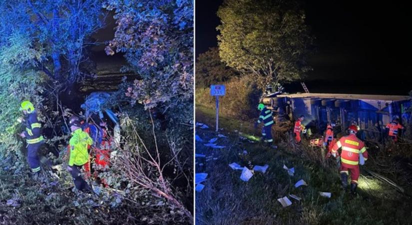 TRAGÉDIA: Szörnyethalt a furgon sofőrje, miután összeütközött egy kamionnal