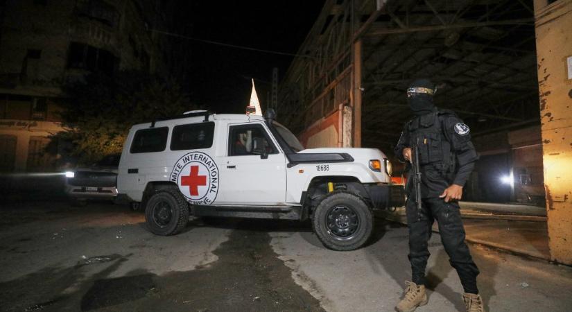 A Hamász újabb holttesteket adott át, Izrael megnyitja az utat a humanitárius segély előtt