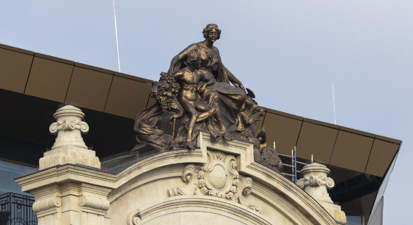 Bekeményít a jegybank a székházát felújító Somlai-céggel szemben