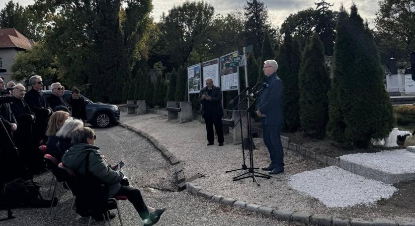 Emlékművet állítottak a meg nem született magyaroknak