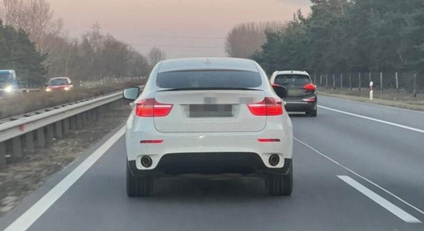 Kicserélte a kulcsot és zárás után visszament ellopni egy 5 milliós autót a tiszakécskei tolvaj