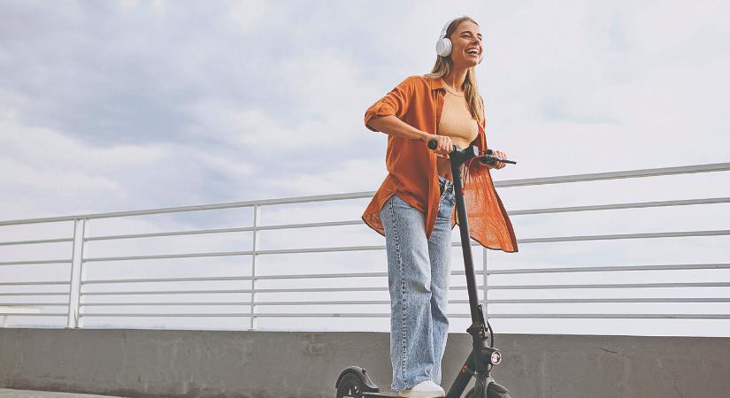 Új „easy rider” életérzés, új veszélyek. Az elektromos rollerezés 12 pontja