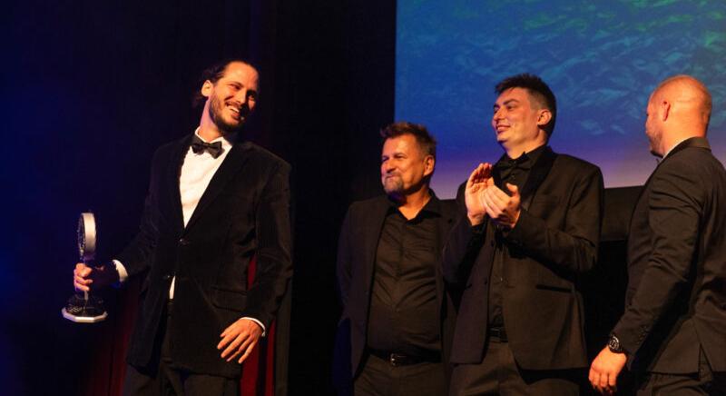 SZFE-s rendező nyert a világ legrangosabb autós filmfesztiválján