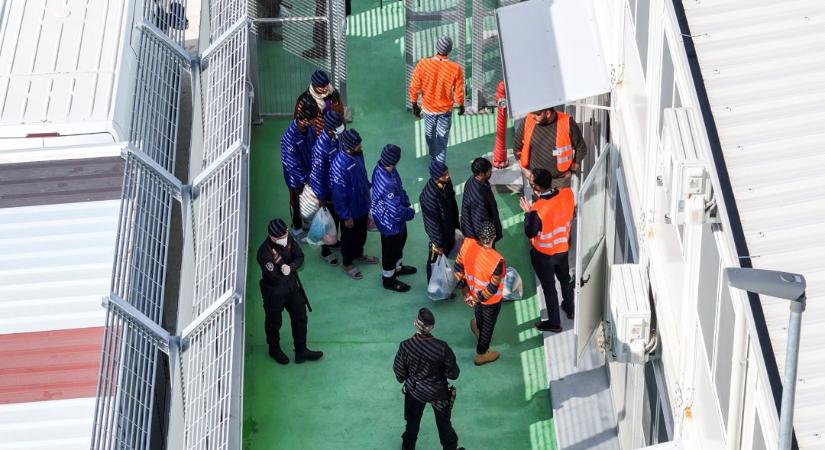 Összeomlik a migrációs paktum – még a migránspárti kormányok is inkább pénzzel váltanák ki magukat