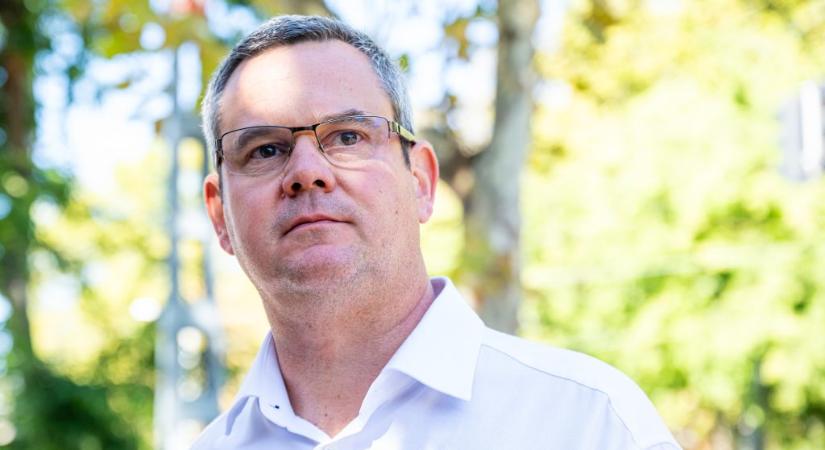 „Én utálom egyébként” – Takács Péter kezdeményezi az orvosbérek felülvizsgálatát, ha a Fidesz nyeri a választást