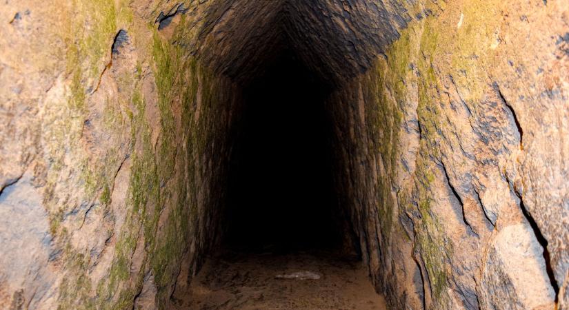 Idegen lényt látott az egyiptomi piramisban egy férfi, miután bezárták oda egy éjszakára, elmondta, hogy nézett ki