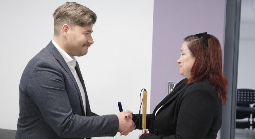 A látássérültek világnapján még szorosabbra fűzte a viszonyt a LÁRKE és az Alba Bástya (galéria)