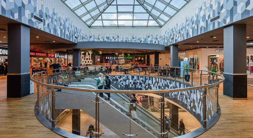 Véget ért a Nyír Plaza felújítása: másfél év alatt alakult át a bevásárlóközpont
