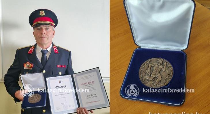 Elismerésben részesült a hatvani zászlós 