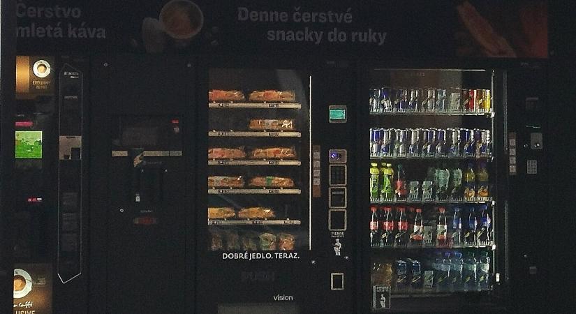 Holnaptól akár a buszmegálló falatozójában is jóllakhat Vágsellyén