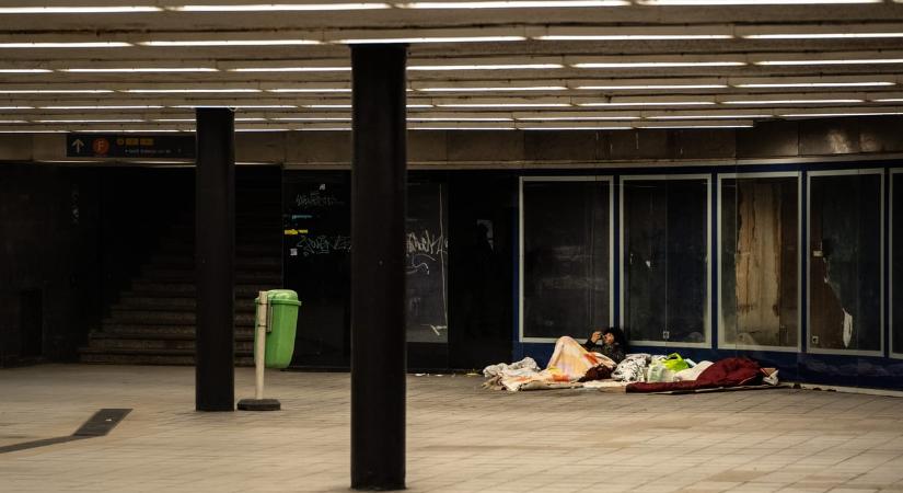 Az utcán élhet a 11 éves fiú, akit lakásotthoni társai koldulásra kényszerítettek és bántalmaztak
