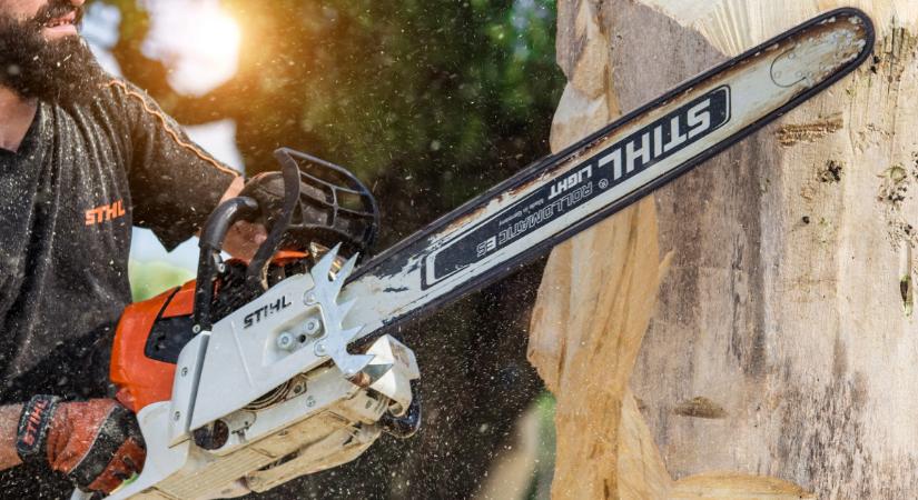 Felbőgnek a Stihl-fűrészek a magyar határnál