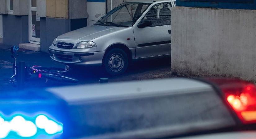 Megsérült egy biciklis Debrecenben, pedig csak a nagyobbik rosszat akarta elkerülni