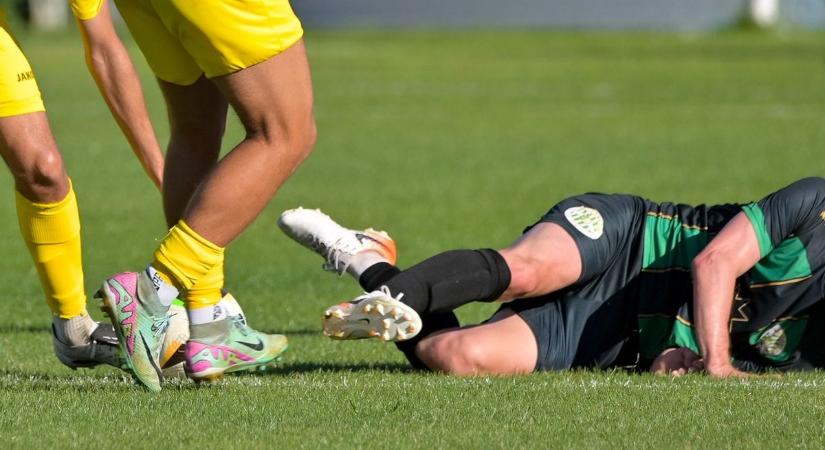 Lábát törte a futballista, sokkot kaptak a társai