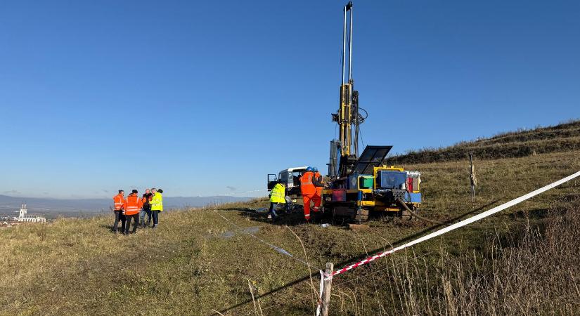 Megkezdődtek az első terepmunkálatok a Gyergyóditró és Grinţieş közötti sztrádaszakaszon