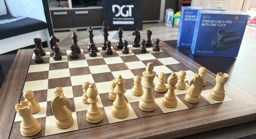 Digitális táblákkal gyarapodott a Szekszárdi Sakk Klub