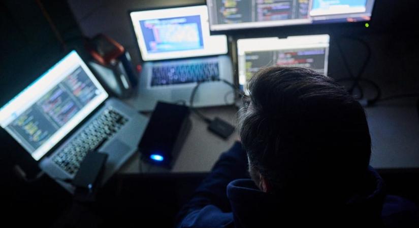 Feltörte egy elítélt a börtön informatikai rendszerét és csökkentette a büntetéseket Romániában