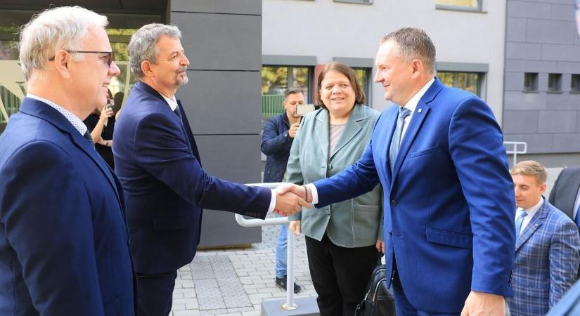 Hatalmas lehetőség! Nemzetközi diákcsere-program indulhat a szakképzési centrum iskoláiban (képgaléria)