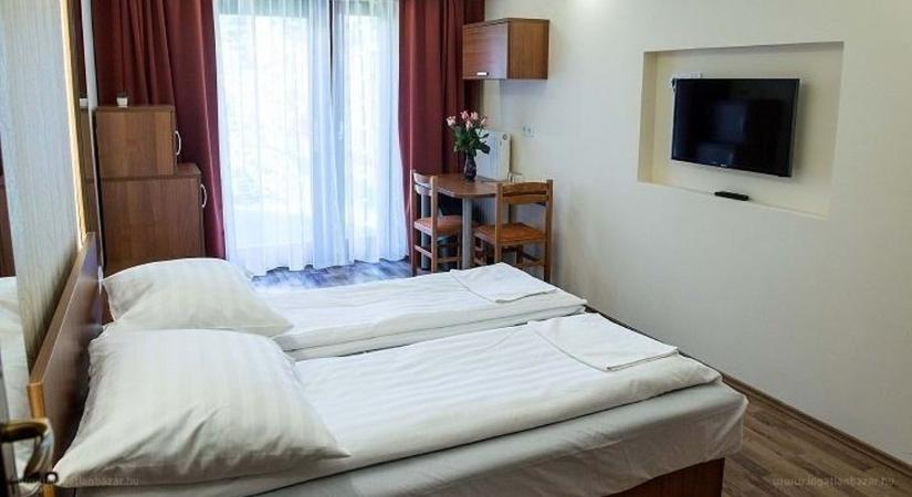 Újabb szegedi szállás szűnhet meg - már árulják is