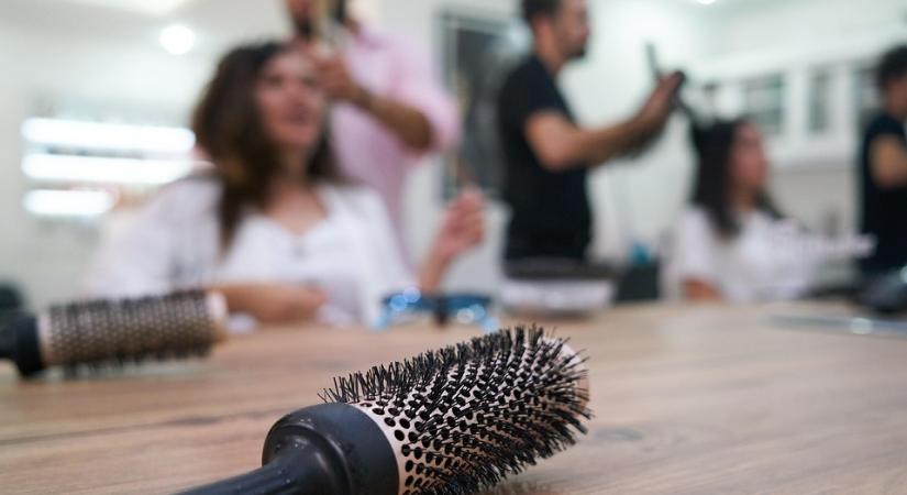 Az Európai Unió egészében 1,8 százalékkal, Magyarországon 0,3 százalékkal nőtt júliusban a szolgáltatások volumene