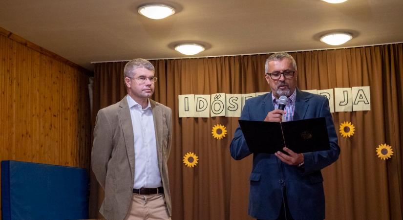 Vát: új aszfalt, régi közösség
