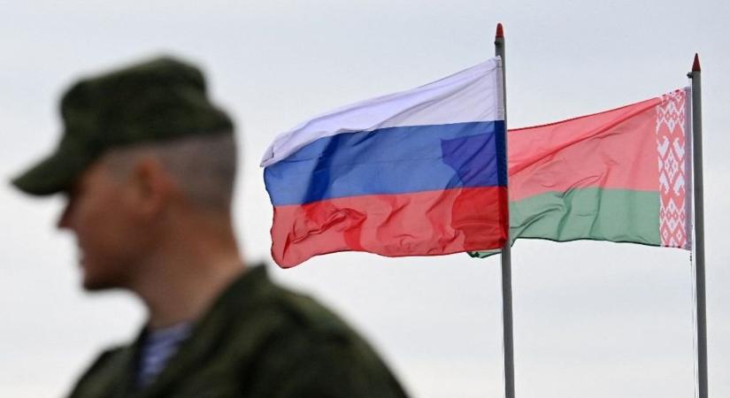 Zelenszkij szerint új frontot nyithat Oroszország: Putyin csapatai Fehéroroszország területén mozgolódnak