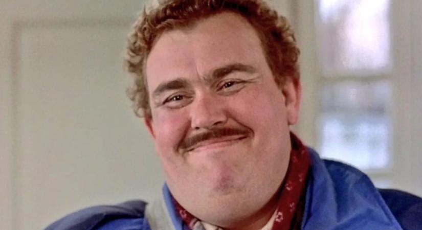 John Candy fia megrökönyödve szembesült azokkal az újra felbukkant interjúkkal, amelyekben apja testsúlyával élcelődtek a kérdezők