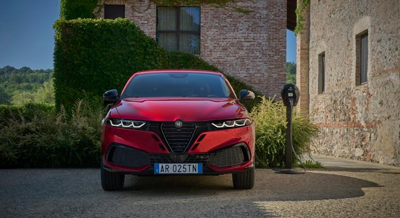 Frissült az Alfa Romeo Tonale, az olasz márka rendkívül mutatós SUV-ja