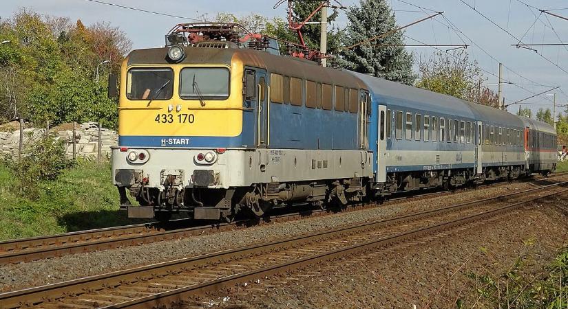 Halálra gázolt egy embert a Bakony InterCity