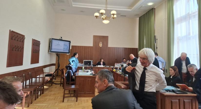 Távmeghallgatással jelentkezett be a bíróságon a „Nagymester”, aki azt állítja, hogy vezető MSZP-seket és egy fideszest is korrumpált