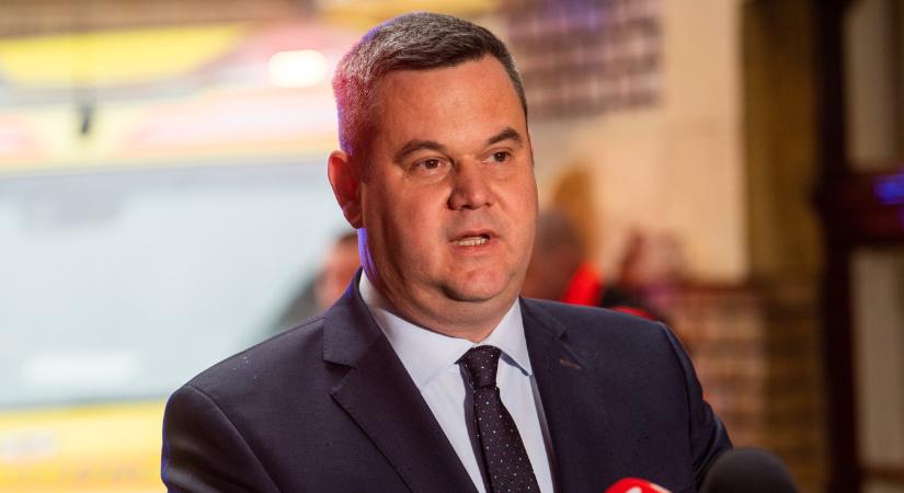 A választások után belenyúlhat az orvosbértáblába a kormány