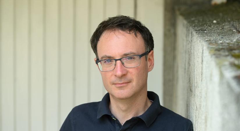 Stefano Bottoni: „Amit a magyar kormány csinál, az bőven kimeríti a hazaárulás fogalmát”
